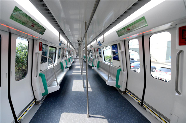 Train for Shenzhen Metro Line 10 gets off production line in Changchun