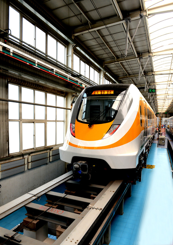 1st medium-low speed mag-lev tour rail line undergoing debugging