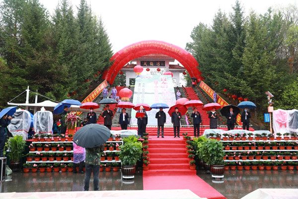 Wild azalea tourism festival opens in Jilin province