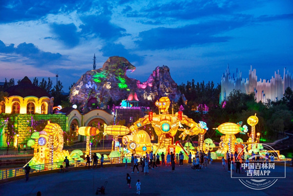 Lantern show lights up Changchun park