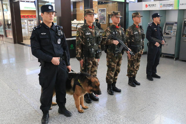 Guards ensure safe Spring Festival travel