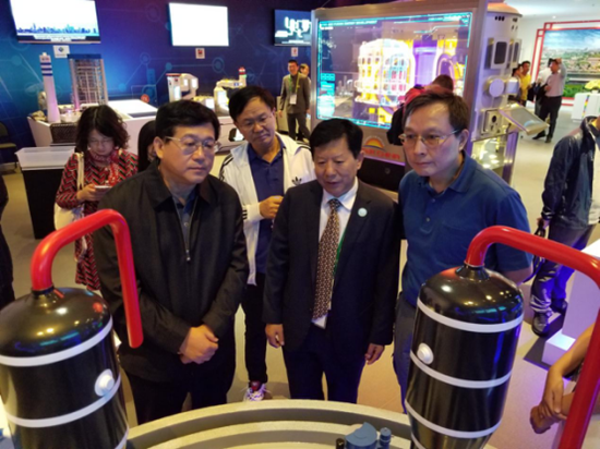 中国石油化工集团副总经理焦方正参观中国馆:感谢提供国际展示舞台