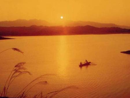 Huating Lake