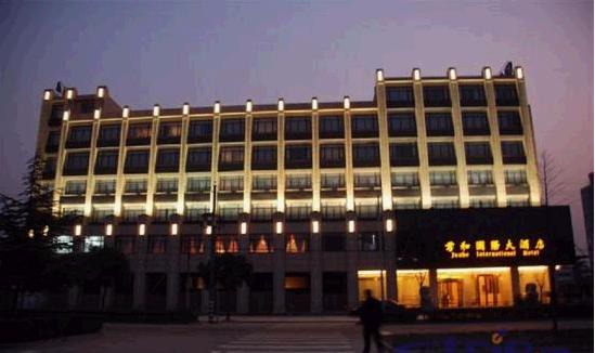 Jun He International Hotel