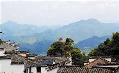Beautiful cliffside village promotes tourism