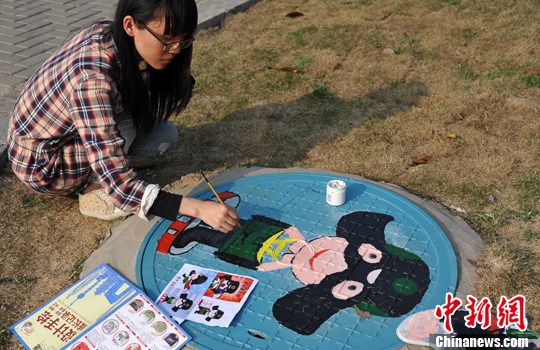 Adorning manhole covers