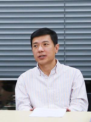 Robin Li seeks support for AI open platform at two sessions
