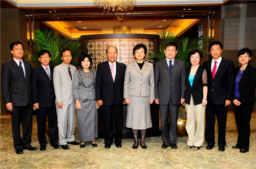 Chinese health minister meets with Cambodian counterpart