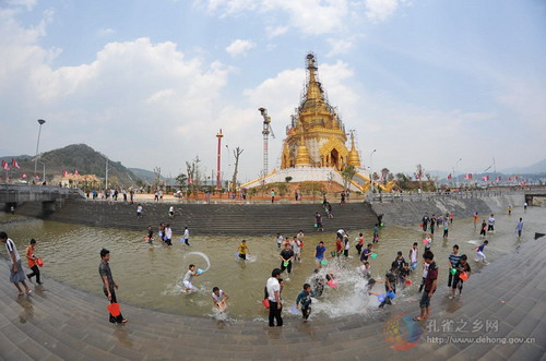 Photos by Zhu Yunkuan