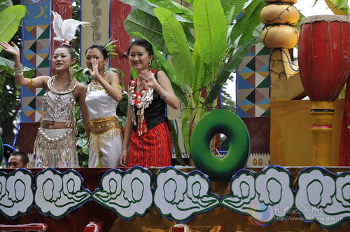 Photos by He Songqing