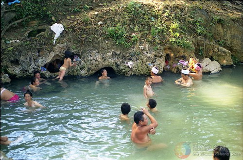 Photos by Jin Douming