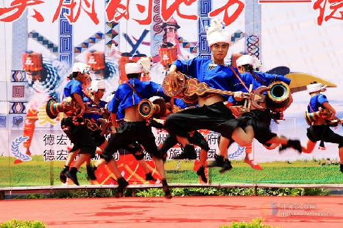 Dances performed by Dehong delegation