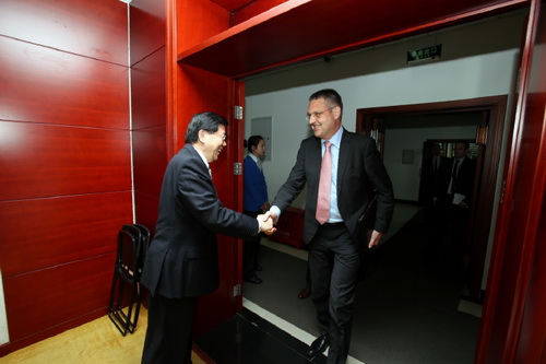 Li Wei meets with EU Ambassador
