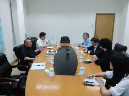 Gao Shiji meets with Chicago, Florida professors