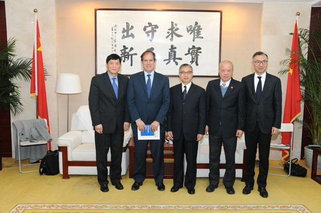 Zhang Laiming meets with the Vice President of Microsoft