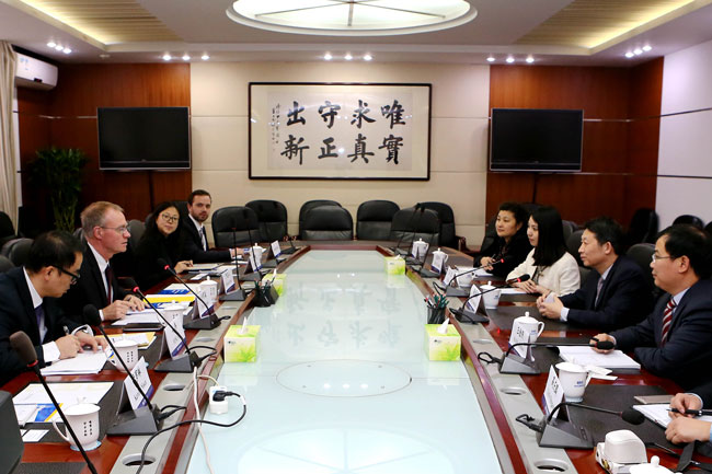 Long Guoqiang meets with Vice President of Central Bank of Denmark