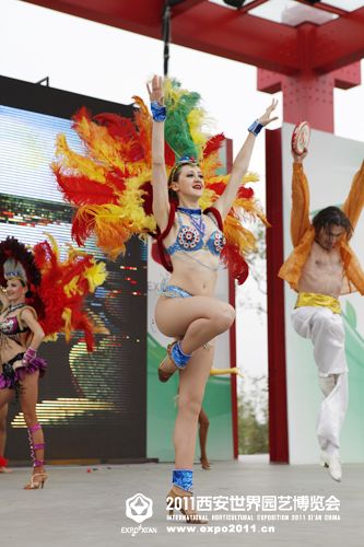 Brazilian Samba Group dances at Expo