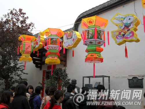 三坊七巷灯会13日开始亮灯 南后街布置2011灯墙
