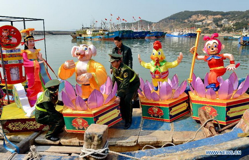 Lanterns shipped from mainland to Taiwan for upcoming festival