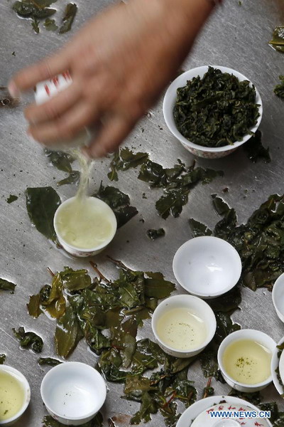 In pictures: tea trade at Anxi tea wholesale market in Fujian