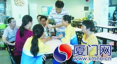 Xiamen sets up drinking stations for sanitation workers