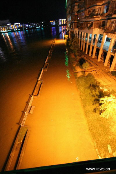 Rainfall hits E China's Nanping, causing flood