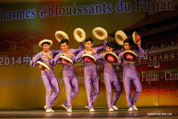 Chinese Fujian Art Troupe performs in Senegal