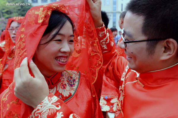 Group wedding ceremony held in Fuzhou