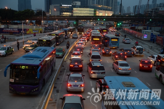 Fuzhouers fed up with traffic jam