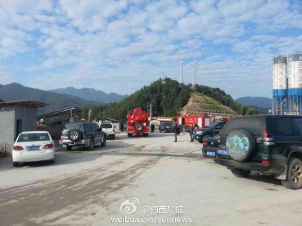 21 buried in tunnel collapse in E China