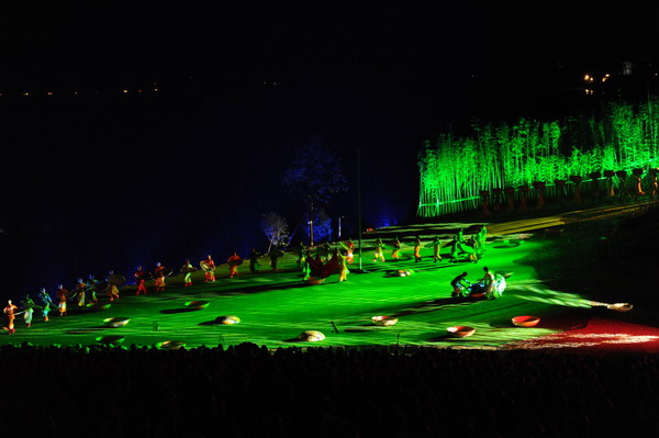 Tea-themed musical play held in Wuyishan