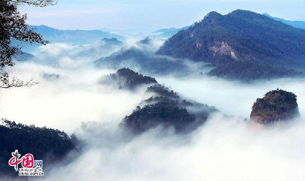 Amazing scenery of Wuyi Mountains