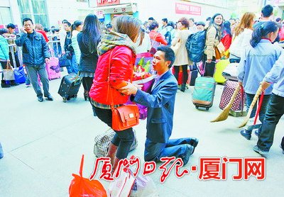New Year photos in Xiamen rail station for 20 years