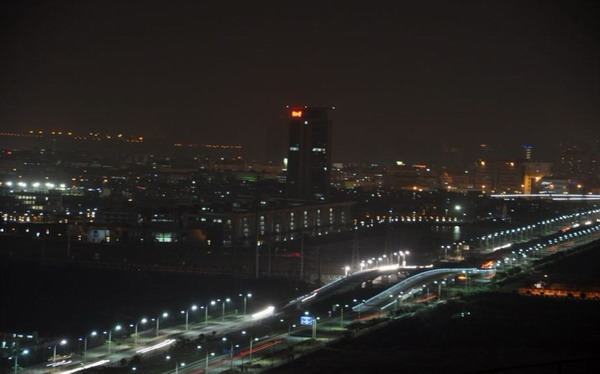 Xiamen landmark buildings black out for Earth Hour 2015