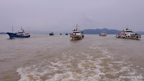 More than 420 mln fry released into Lianjiang River