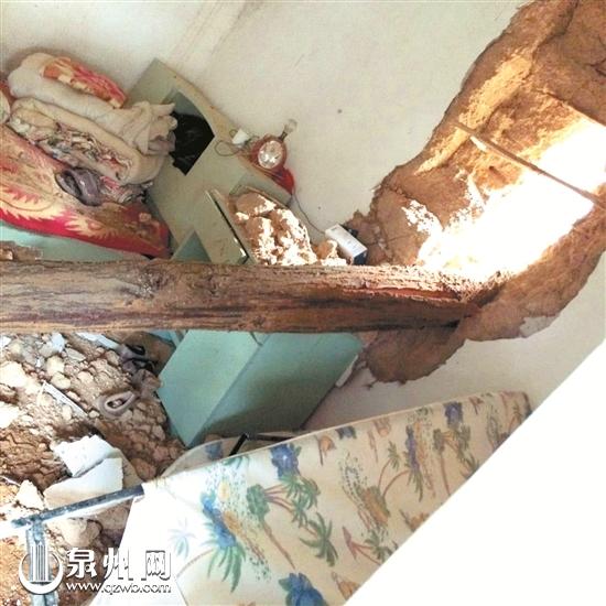 Landslide ravages E China village, no one injured