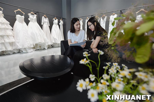 Fashion entrepreneur returns to hometown for success