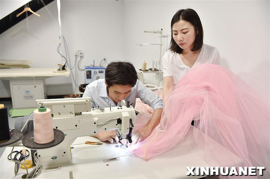 Fashion entrepreneur returns to hometown for success