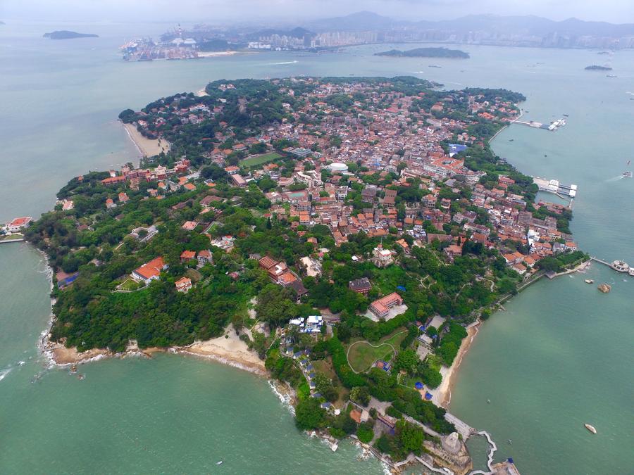 Gulangyu gets certificate of world heritage site