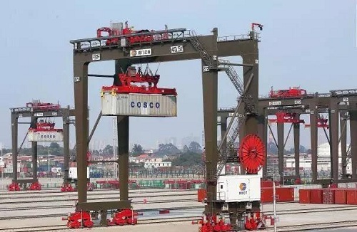 Xiamen port embraces new development