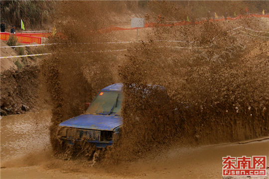 Autocross race wraps up in Yongding