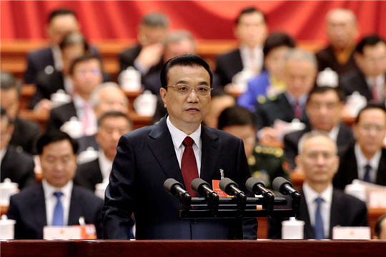 Nation 'fully capable' of forestalling risks to economy, Li says