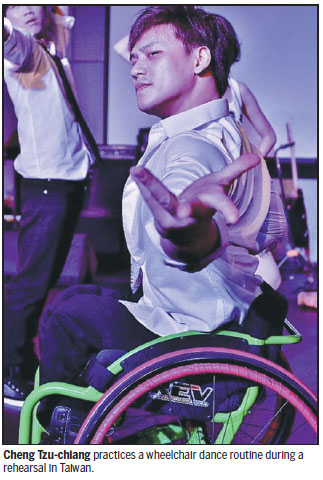 Wheelchair dancer wows Straits Forum crowd