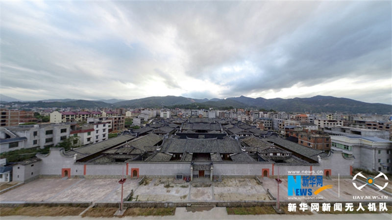 Folk Forbidden City reopens to visitors
