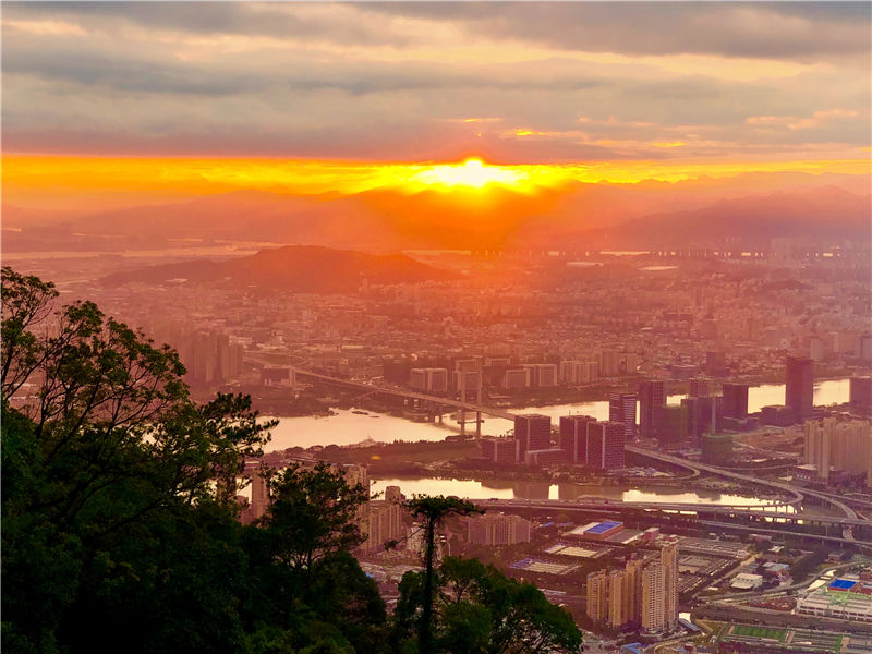 Snapshots of magnificent sunset view in Fuzhou