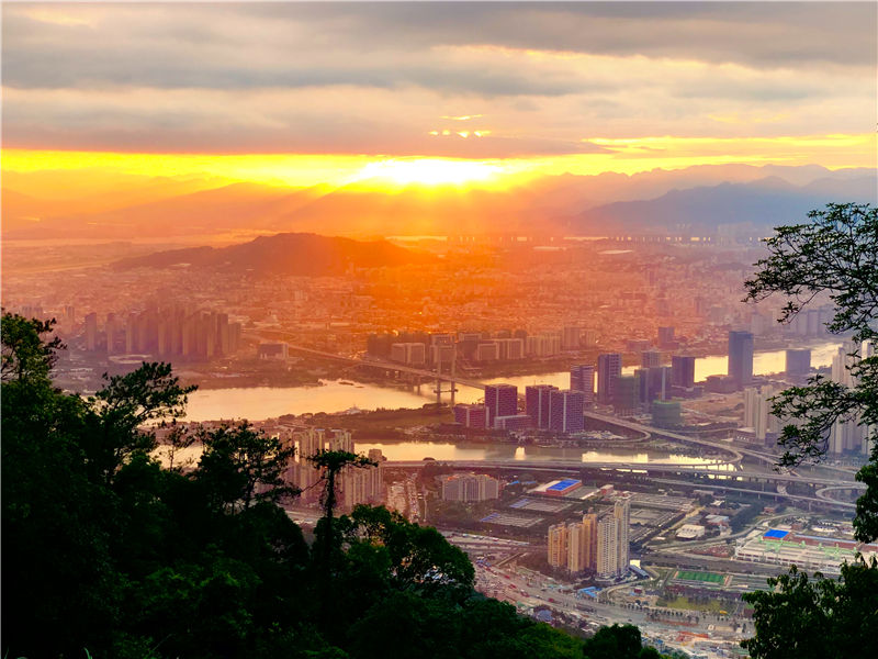 Snapshots of magnificent sunset view in Fuzhou
