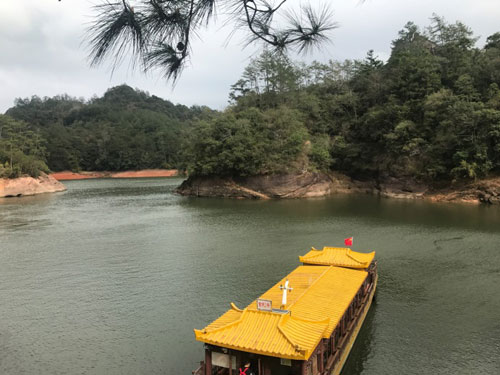 In pics: Dajinhu Lake, wonderland on earth