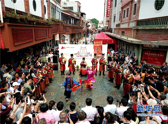 Ancient alley turns on its new look in Quanzhou