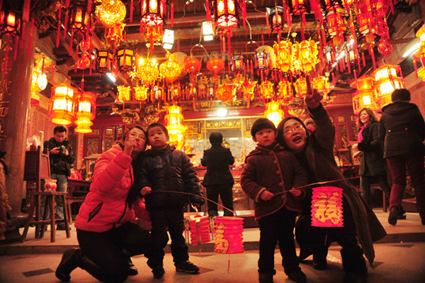 Lantern custom in Dongshi Town