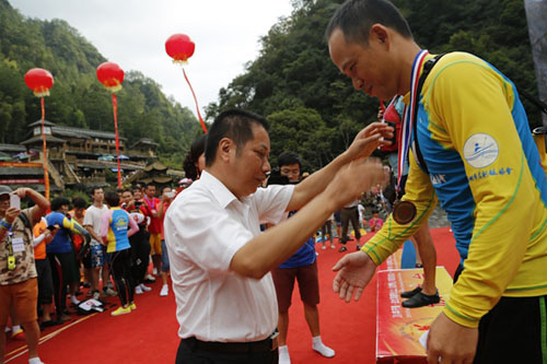 Baishuiyang Water Sports Competition waltzes to an end